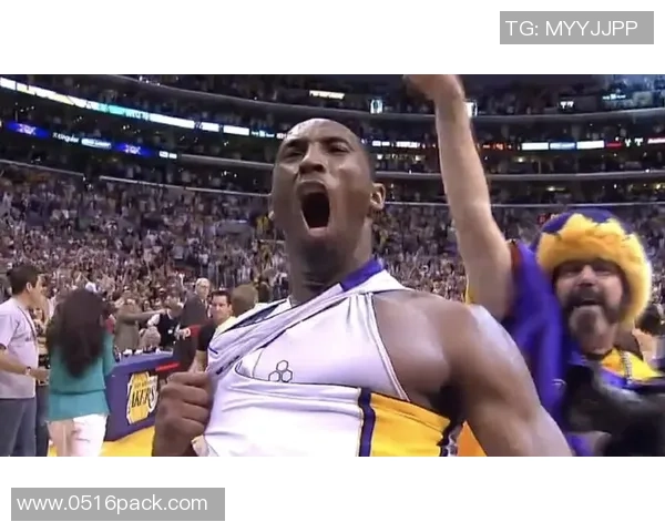 2015年季前赛湖人对阵法海科比独得21分展现绝佳状态